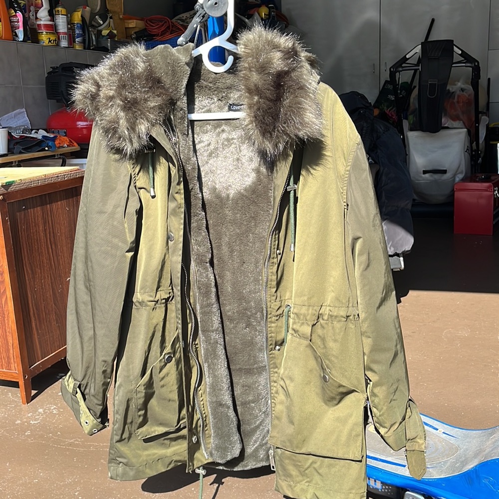 Brand new coat with inside fur lining - Picture 2 of 4
